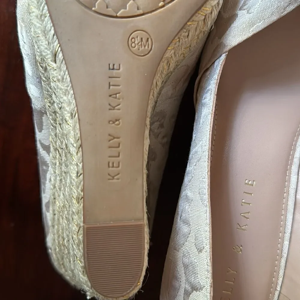 New Kelly & Katie Ivala Espadrille Wedge Toe Metallic Cheetah Print Size 8.5